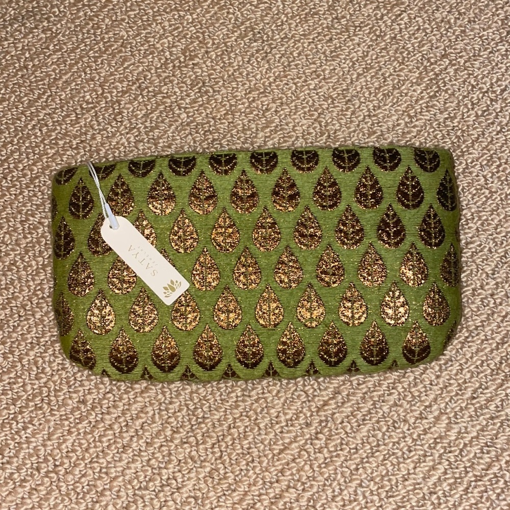 Moyna for satya Jewlery bag
